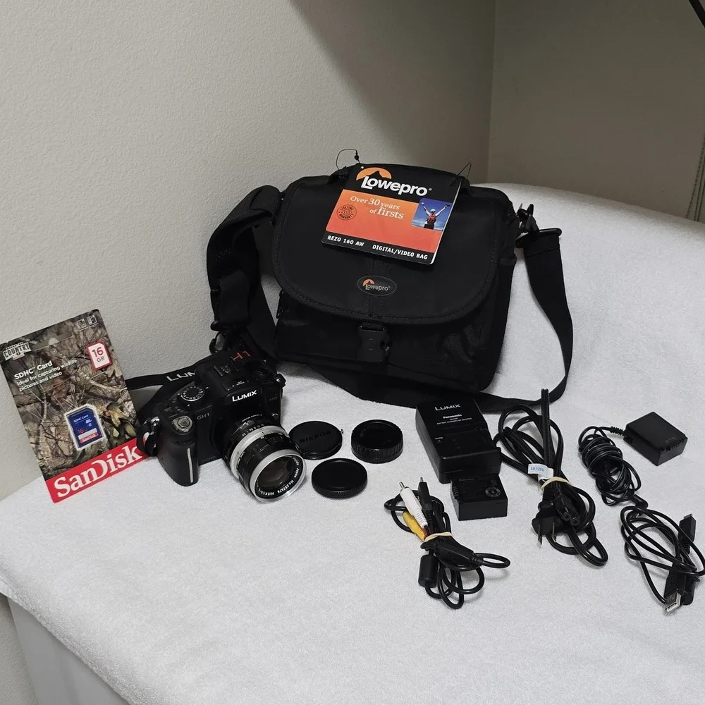 Panasonic Lumix DMC-GH1 Mirrorless Camera Bundle Nikon 35mm f/2.8‎ Lens